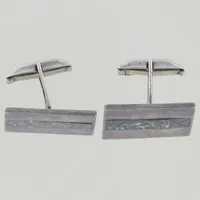 Manschettknappar med pärlemo, längd 2,7 x 2 cm, silver 925/1000 Vikt: 14 g
