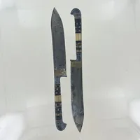 knivar med träliknande material och sten detaljer, längd 21 cm