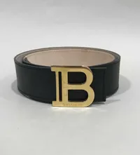 Bälte Balmain B Logo Belt, total längd: 91,5cm, bredd: 40mm, guldfärgat spänne, repor på spänne, slitage på läder, fläckar invändigt, dustbag med fläckar, manual, box.