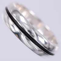 Ring, stl: ca 20, bredd: 6mm, GHA, 925/1000, silver  Vikt: 7,5 g