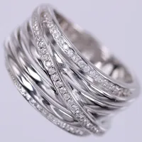 Ring med vita stenar, stl: ca 17, bredd: ca 6-10mm, 925/1000, silver  Vikt: 6,7 g