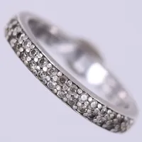 Ring, Ti Sento, vita stenar, Stl: 17¼, bredd ca 3,2mm, 925/1000 silver Vikt: 2,7 g
