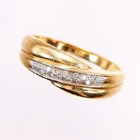 Ring, diamanter 12 x ca 0,005ct 8/8-slipade, stl 17, bredd 1,5-6mm, 18K.  Vikt: 3,5 g