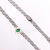 Collier vitguld med cabochonslipad smaragd samt diamanter 12 x ca 0,05ct, fattning i gulguld, 43cm, bredd: 7-15,5mm, Jo-Ans Guld, Köping, kattfot, 18K  Vikt: 43,8 g