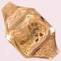 Ring Finska lejonet, stl 20, bredd 3,8-12,5mm, 18K Vikt: 5,5 g