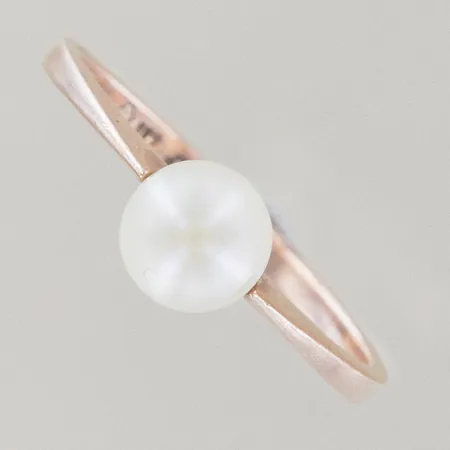 Ring med pärla, Ø 17 mm, 14K Vikt: 1,7 g
