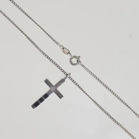 Halskedja med kors med svarta stenar, längd 45/3 cm, silver 925/1000 Vikt: 4,5 g