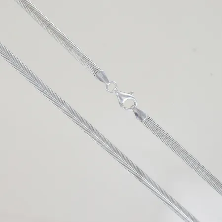 Halskedja, längd 43 cm, bredd 4,4 mm, silver 925/1000 Vikt: 14,1 g