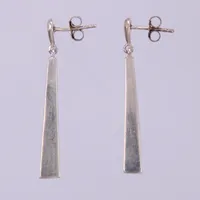 Ett par örhängen, längd ca 4cm, bredd ca 2,4-5,2mm, GFAB, silver 925/1000  Vikt: 10,4 g