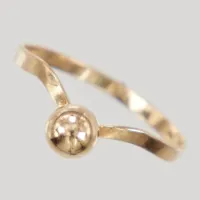 Ring, stl 16¾, bredd 1,6mm, 18K,  Vikt: 1 g