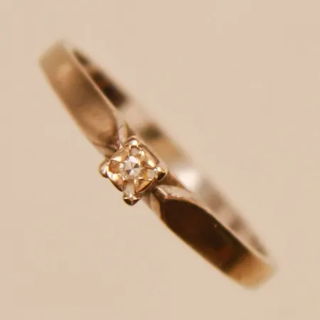 Ring, diamant ca 0,01ct, Ø15¾, bredd:mm, 18K 1,5g.