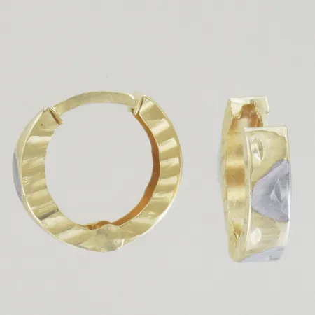 Ett par örhängen 2 färgat, diam 12 mm, bredd 3,3 mm, 14K  Vikt: 0,8 g
