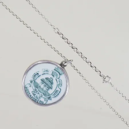 Halskedja ärttlänk med hänge, Sägen, längd 74,5 cm diam 34,4 mm, Silver, 925/1000 Vikt: 16,7 g