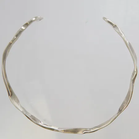 Collier, Claës Giertta, Ø115mm, bredd: 6mm, signerad, år 1992, 925/1000, originalkartong.  Vikt: 46,4 g
