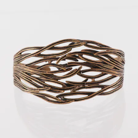 Armring, brons, längd 6.5 cm, bredd 6.5-36 mm, ojämn form Vikt: 0 g