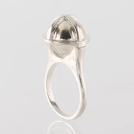 Ring , stl 19mm, bredd 2,3-17,5mm, silver 925/1000 Vikt: 15,6 g