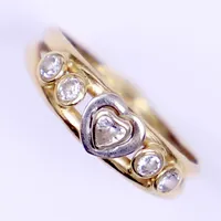 Ring med vita stenar, stl 17, bredd 2-5mm, 18K,  Vikt: 1,1 g