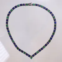 Collier med stenar troligen lapis lazuli samt malakit, 43cm bredd 6mm, silver 950/1000 Vikt: 33,7 g