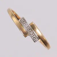 Ring med diamanter 2xca0,005ct diamanter stl 18, bredd 1-5mm, GHA 18K Vikt: 1,4 g