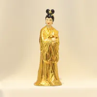 Figurin Kina, möjligen Guan Yin 1900-talets andra hälft, glaserat lergods, visst slitage, höjd ca 27cm  Skickas med postpaket.