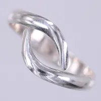 Ring, stl: 18¾, bredd: ca 3-10mm, 925/1000, silver Vikt: 1,8 g