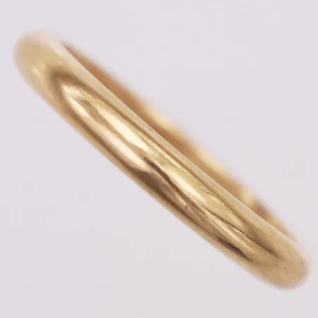 Ring, slät, Malmö år 1928, stl 21½, bredd 3,6mm, 18K  Vikt: 8,3 g