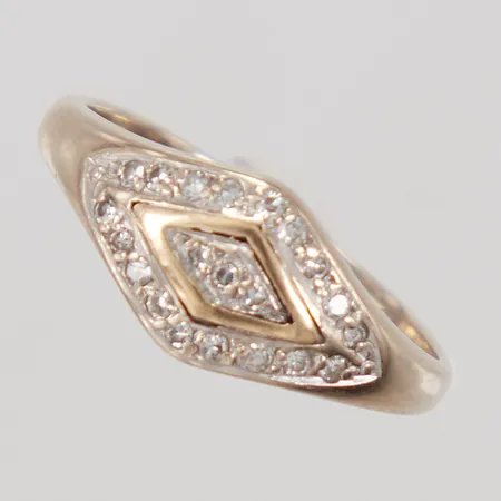 Ring, stl 15½, bredd 2-8mm, diamanter ca 21x0,005ct, 18K,  Vikt: 2,1 g