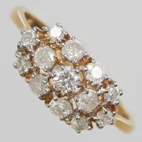 Ring med diamanter 1xca0,10ct+6xca0,025ct+6xca0,05ct, Ø17½, bredd:1,8-7,5mm, 9K Vikt: 1,8 g