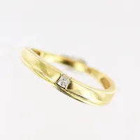 Ring, diamant ca 0,03ct, stl 16, bredd 1,5-3mm, 18K Vikt: 1,8 g