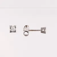 Ett par örhängen, diamanter 2 x ca 0,07ct, 4x4mm, vitguld, 18K Vikt: 1,7 g