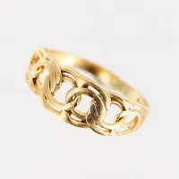 Ring, Bismarck, stl 18½, bredd 2-7mm, 18K.  Vikt: 2,5 g