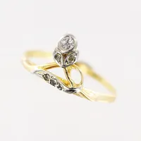 Ring, diamant ca 0,04ct, 5st rosensten, stl 18¾, bredd 1,5-10mm, oval skena, 18K.  Vikt: 1,6 g