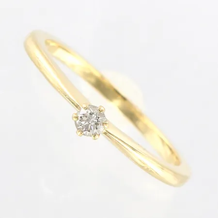 Ring med diamant, 1xca0,10ct, GHA, stl 18, bredd 1,5-3mm, 18K  Vikt: 2,6 g