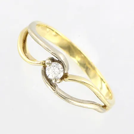 Ring med sten, stl 17½, 2-4mm, 18K Vikt: 2,9 g