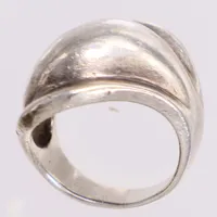 Ring, stl 17, bredd 4,5-22mm, 925/1000 silver  Vikt: 9,9 g