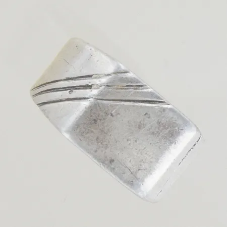Ring, Ø 18 mm, bredd 10,5 mm, ojämn, silver 925/1000,  Vikt: 6 g