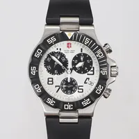 Herrur Victorinox Swiss Army Summit XLT Chrono Watch Ø41mm ref nr. 241338 snr. 120927561 quartz, datum, kronograf, gummiband, stålboett, med box samt ytterkartong, manual och garantikort (ej ifyllt) Vikt: 0 g