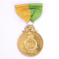 Medalj, Regia Societas Patria Svecia, 60x42mm med ögla, gravyr, repig, skråma, 18K bruttovikt 43,5 g 