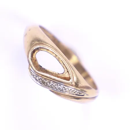 Ring, stl 18, bredd 2-8mm, 14K Vikt: 2,8 g