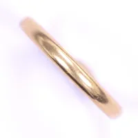 Ring, stl 18½, bredd 3mm, gravyr, 18K  Vikt: 4,8 g