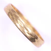 Ring, stl 19, bredd 3mm, gravyr, 18K  Vikt: 1,8 g