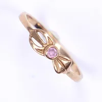 Ring med rosa sten, stl 17, bredd 1,5mm, 14K, Vikt: 1,3 g