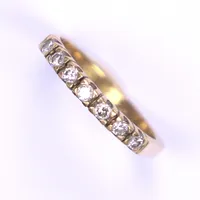 Ring med diamanter ca 0,14ct totalt, stl 17½, bredd 2,5mm, gravyr, 18K  Vikt: 3,2 g