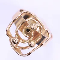 Ring, stl 18, bredd 5-17mm, N Wallin, 14K Vikt: 6,7 g