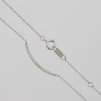 Collier med integrerat hänge med diamanter 27 x ca. 0,005ct42+44cm, bredd: 0,7mm, GHA, vitguld, 18K Vikt: 1,6 g