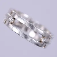 Ring, stl: 18¾, bredd: ca 7mm, GHA, 925/1000, silver  Vikt: 5,5 g