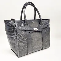 Väska, Mulberry, Small Zipped Bayswater, 25x29x16cm, svart krokodilpräglat läder, avtagbar axelrem, silverfärgade metallbeslag, bruksslitage, repa bakom låset på väskans framsida, Made in England, dustbag.