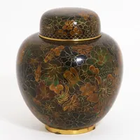 Urna cloisonné, Kina, 1900-tal, höjd 16,5cm, dekor av blommor och växtlighet i bruna toner, omärkt.