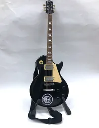 Elgitarr Epiphone Les Paul, Gibson, serie nr B8024816, Limited edition, saknas 4st skruvar, hållare till plektrumskydd saknas, bruksslitage, lackskador, kantstött, axelrem Ibanez, mjukt fodral. Skickas med Bussgods eller PostNord