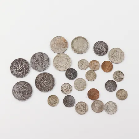 Cirkulationsmynt 1st 25 öre 80% silver 2,3gram + 3st 1kr , 1st 50 öre, 3st 25 öre, 7st 10 öre 40% silver 42,5gram + några järnmynt